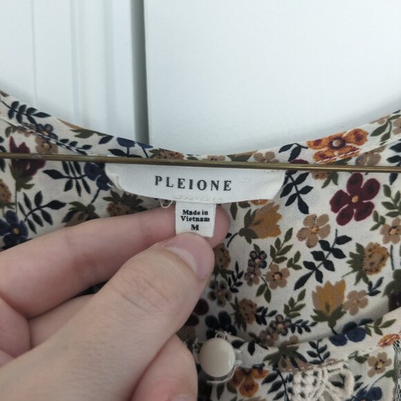 2/$15 - Pleione sleeveless floral top - Picture 3 of 7